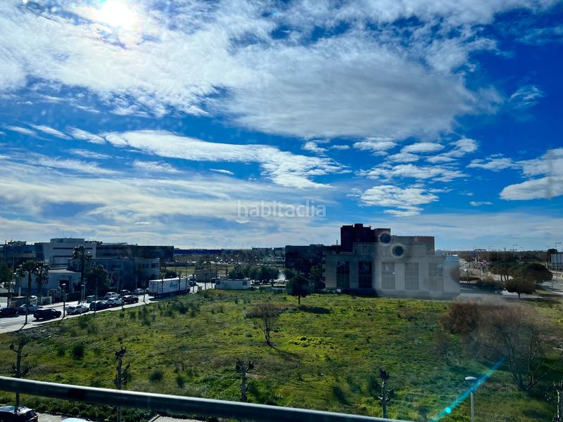 Foto 0f81cdc6-c432-40b0-b652-05bc4fa0fba4. Lloguer oficina amb calefacció a Zona Industrial Prat de Llobregat (El)