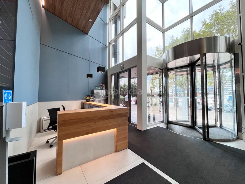 Foto 17e61c65-4818-4d5c-b294-a4c7f93946cd. Rent office space with heating parking in Sants Barcelona