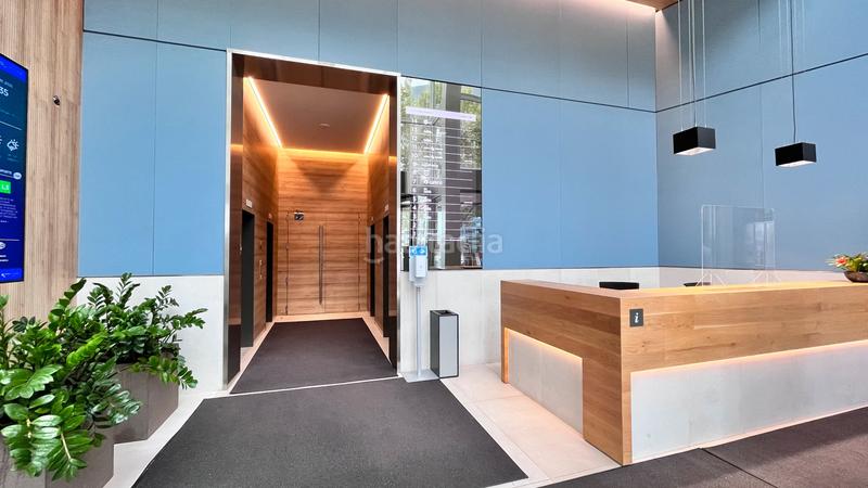 Foto 27d549b6-de44-41f6-8a0a-424c7f4cde01. Rent office space with heating parking in Sants Barcelona