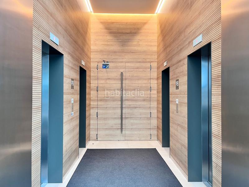 Foto 5ea41819-7901-447c-ba06-a94e7162c3f8. Rent office space with heating parking in Sants Barcelona