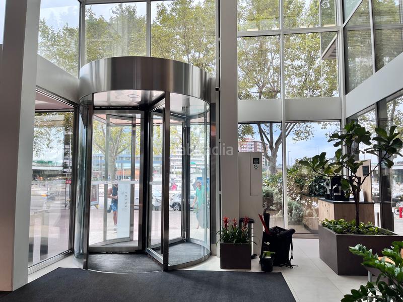 Foto bad8e25c-0401-48b9-84b6-d59875d30706. Rent office space with heating parking in Sants Barcelona