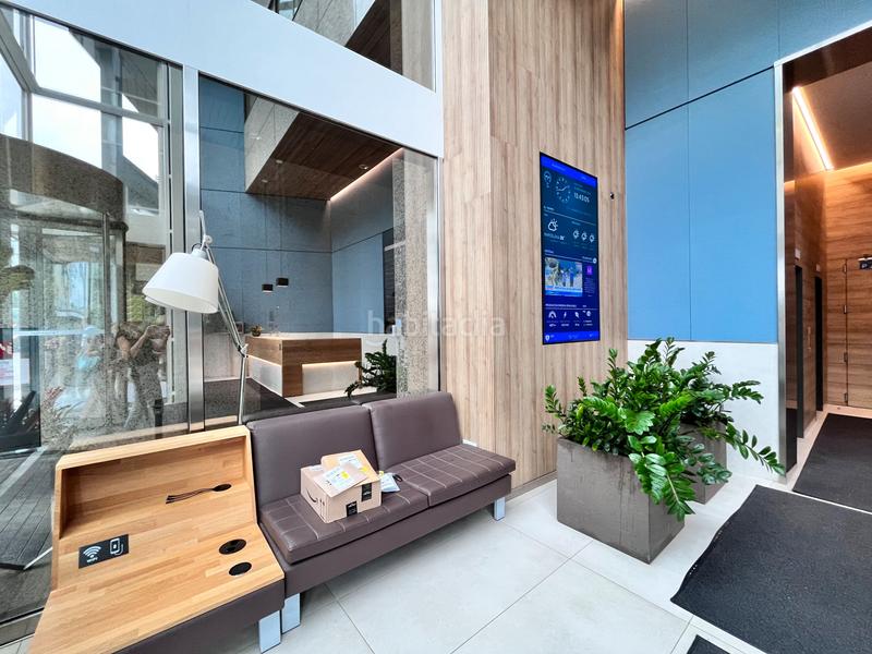 Foto c4152a86-12ed-43ac-885f-953ab6b51643. Rent office space with heating parking in Sants Barcelona