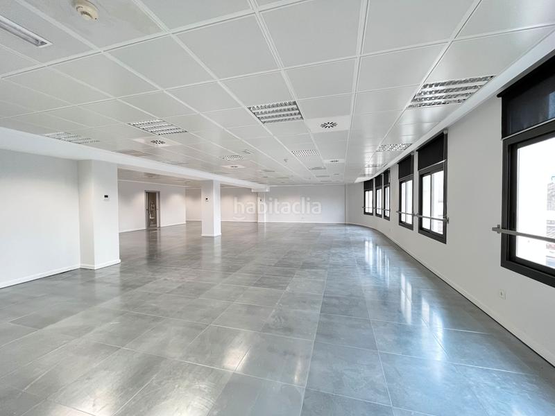 Foto bbae4b1e-2a63-41ab-8a13-be804d4ca310. Location bureau avec chauffage dans Gòtic Barcelona