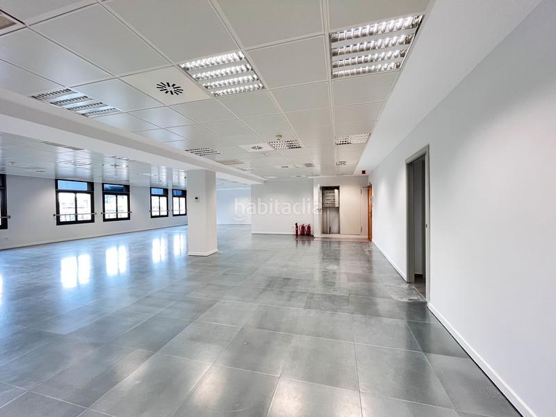 Foto 9863cd7c-fb81-4386-981f-c96c627ecc9c. Rent office space with heating in Gòtic Barcelona