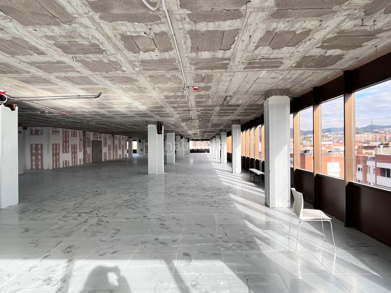 Foto 5c7f88a2-8696-4996-aaf0-cf26a6a1d06e. Rent office space with heating in Sant Joan-TV3 Sant Joan Despí