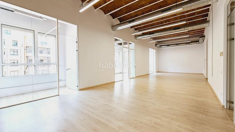 Foto f3d38489-b12d-462e-9ace-0f949f9973f1. Location bureau dans Dreta de l´Eixample Barcelona