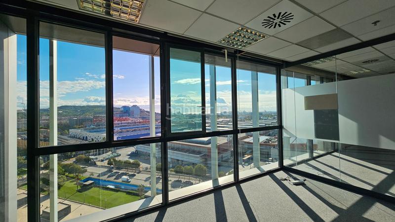Foto 1bbbc207-f334-4700-a2e6-b2fdd2f8c7d0. Rent office space with heating parking in Santa Eulàlia Hospitalet de Llobregat (L´)