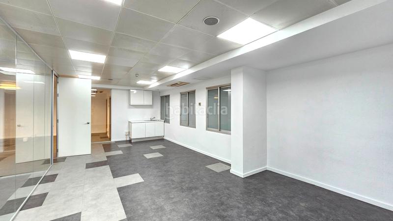 Foto e671bb24-8d35-4e01-a519-42237b392f30. Rent office space with parking in Sagrada Família Barcelona