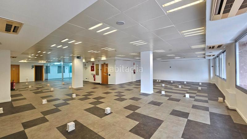 Foto 57bd8f5a-8358-4899-84c3-9a296c2687fe. Lloguer oficina amb aparcament a Sagrada Família Barcelona