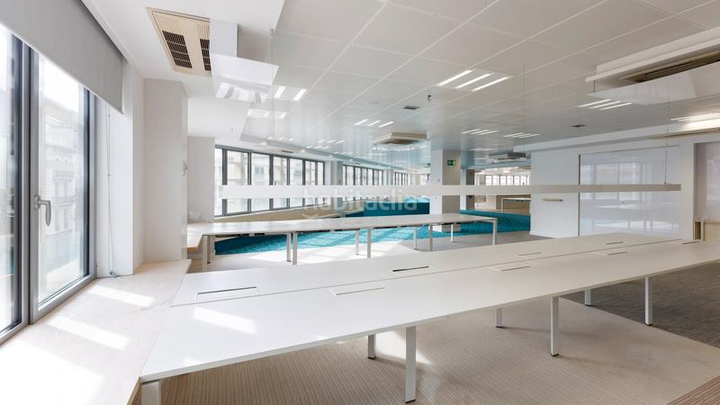 Foto c2c443a9-8bae-48b9-8552-c49ff5e939ce. Rent office space with parking in Dreta de l´Eixample Barcelona