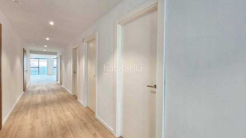 Foto e8196a72-8ffd-4e82-85d4-2462e8c9457f. Alquiler oficina  impecable completamente renovada en Barcelona