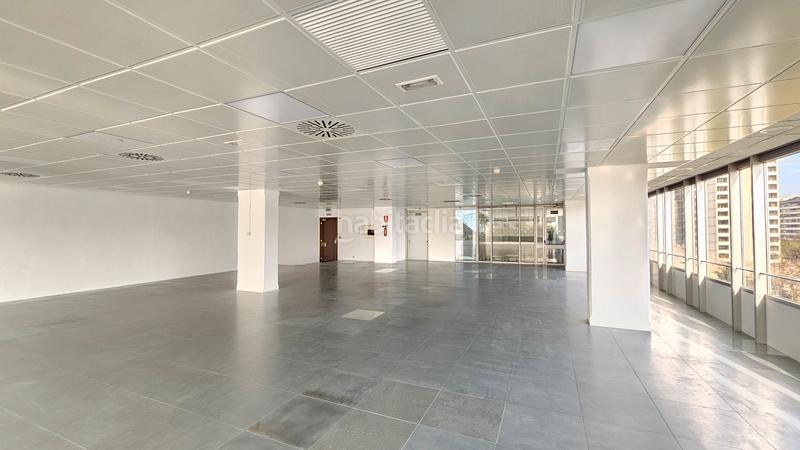Foto 25bf12d3-4def-4d7f-bf31-62bc9f0bc959. Location bureau avec parking dans Barri de les Corts Barcelona