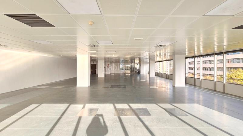 Foto 26f0cfd3-8169-411e-a430-605069f7ea6f. Rent office space with parking in Barri de les Corts Barcelona