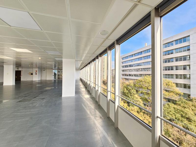 Foto 28b52a57-116b-43e5-97e1-aa95c4f0f5bb. Rent office space with parking in Barri de les Corts Barcelona