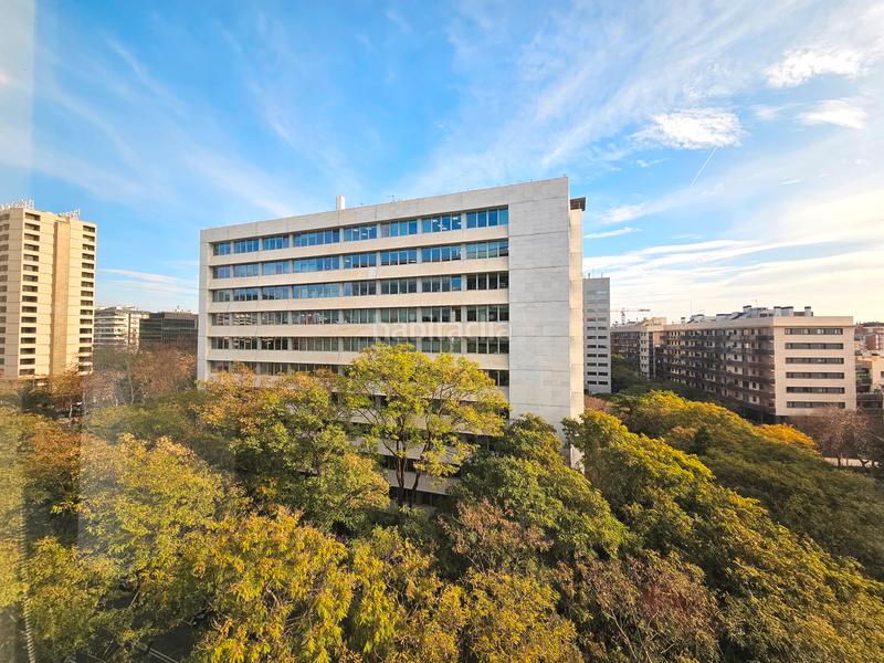 Foto 4ffafe42-4df1-475f-a261-51fa090918af. Rent office space with parking in Barri de les Corts Barcelona