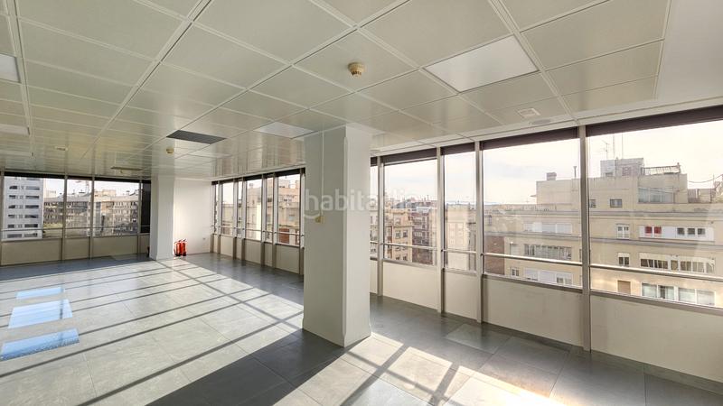 Foto 5e66c41d-e5a1-40ad-9ff6-fe12fc786165. Rent office space with parking in Barri de les Corts Barcelona
