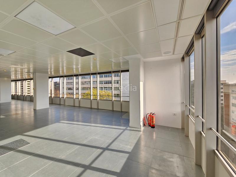 Foto b54bcfd8-e64d-4fd8-96ab-f3e08c0643f8. Rent office space with parking in Barri de les Corts Barcelona