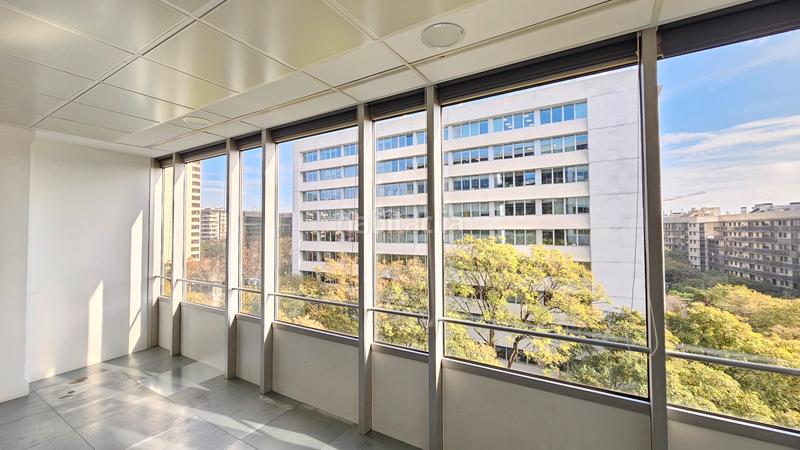 Foto d0254e1e-3f99-4cc8-a8b4-e11f9587f850. Rent office space with parking in Barri de les Corts Barcelona