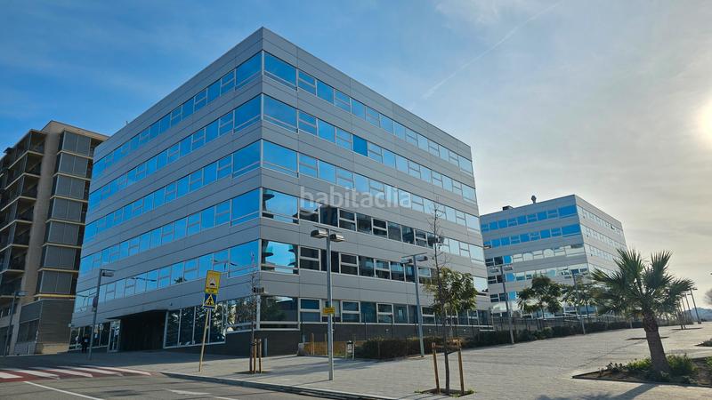 Foto 0ad6a5a5-0f5b-441b-9f3e-fd0c19c9db43. Miete büro mit parking in Les Planes Sant Joan Despí