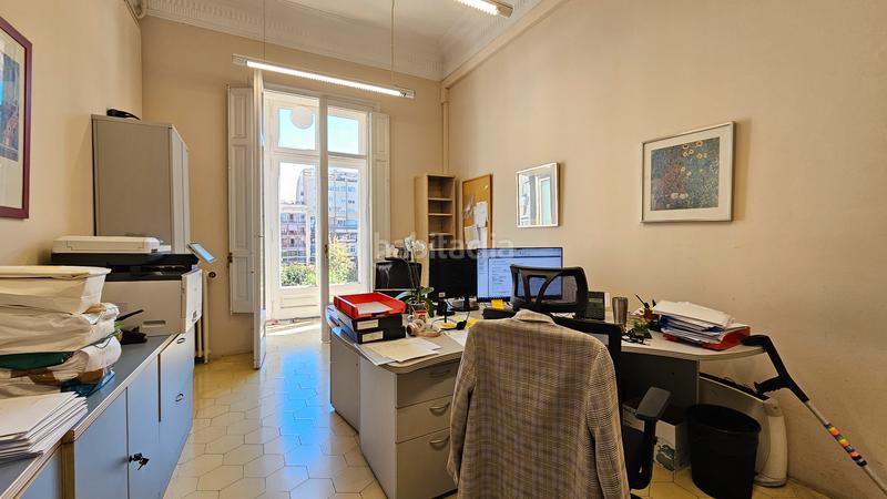 Foto afc5d408-b31f-4ff3-94f4-e3721b2e5bd3. Miete büro mit parking in Dreta de l´Eixample Barcelona