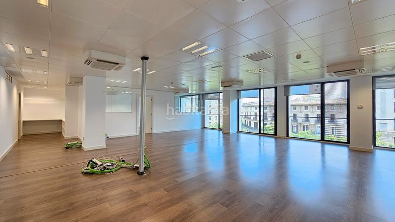 Foto 8f68ff16-7136-41dd-9452-015b11a30e68. Rent office space with parking in Dreta de l´Eixample Barcelona
