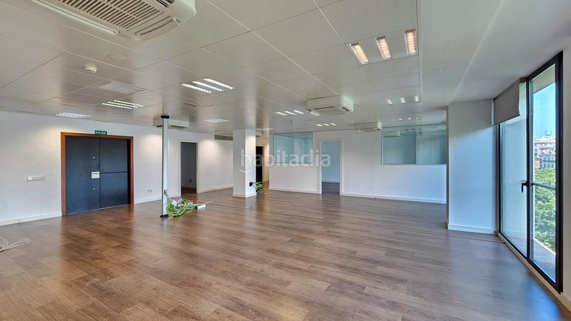 Foto 978eb40e-e7bd-4d4b-b0a9-000697b95c96. Rent office space with parking in Dreta de l´Eixample Barcelona