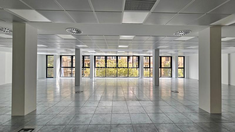 Foto dad5eb15-18e4-4bb8-9fa3-6874484c9940. Miete büro in Dreta de l´Eixample Barcelona