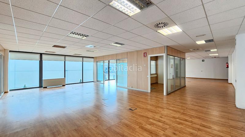 Foto f77c58f2-c281-4921-9acc-0be129d7b9b0. Rent office space with heating in Roquetes-Can Magí Sant Cugat del Vallès