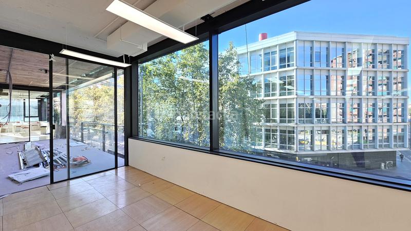 Foto 3445601d-c31b-470e-ae2c-284d1df740a8. Location bureau avec chauffage parking dans Provençals del Poblenou Barcelona