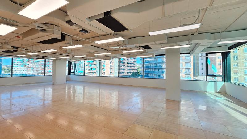 Foto f83d9677-6682-49b8-9327-20ff4fab3b9a. Location bureau avec chauffage parking dans Provençals del Poblenou Barcelona