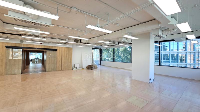 Foto 60268828-2fe3-42c2-bff5-d328ad663bf4. Miete büro mit heizung parking in Provençals del Poblenou Barcelona