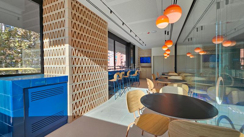 Foto 185324f7-dbe8-44d5-aeff-991acedbf694. Rent office space with heating parking in Provençals del Poblenou Barcelona