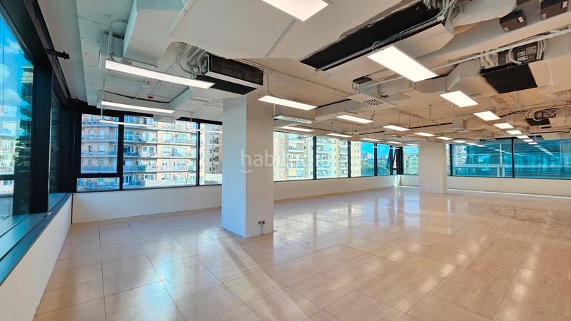 Foto 255f94d7-15b8-49d7-8aa3-0c8f0db8048a. Rent office space with heating parking in Provençals del Poblenou Barcelona