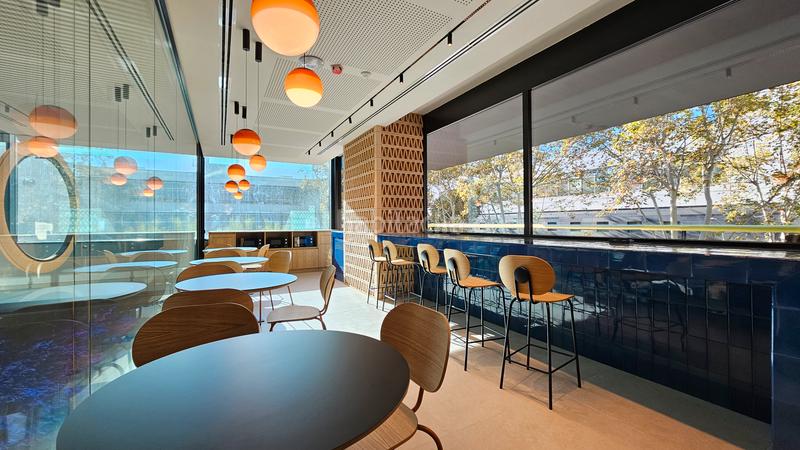 Foto 5f4ba945-2b0c-489e-b690-7374f8177a6b. Rent office space with heating parking in Provençals del Poblenou Barcelona