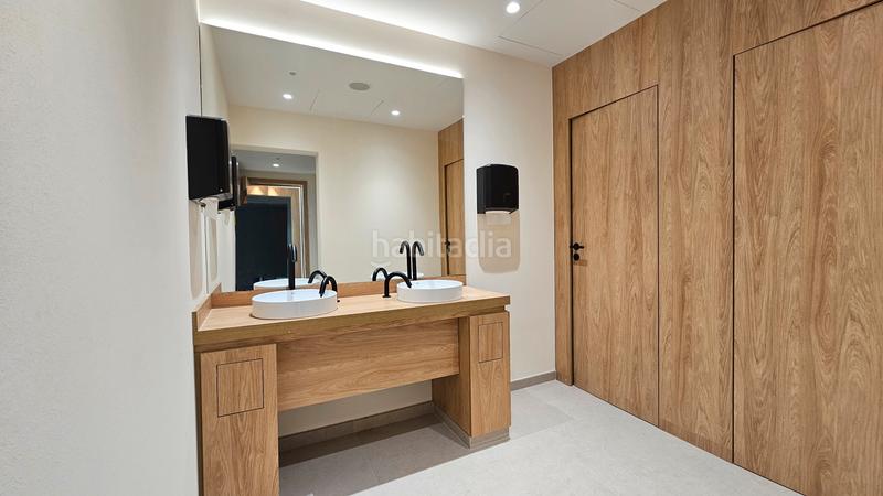 Foto e2fc4ec3-3560-46ef-8f5e-35957a8f1867. Rent office space with heating parking in Provençals del Poblenou Barcelona