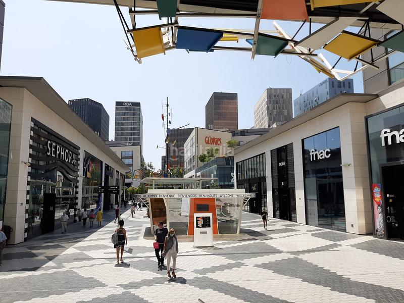 Foto f6cb2211-eeed-429a-bae1-3326c5f3b65a. Rent office space with heating parking in Provençals del Poblenou Barcelona