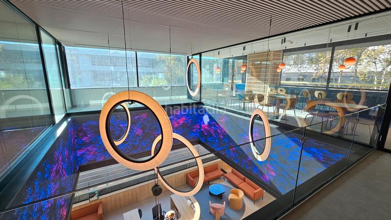 Foto ee8517b3-e270-4401-96ef-4583f2564b14. Lloguer oficina amb calefacció aparcament a Provençals del Poblenou Barcelona