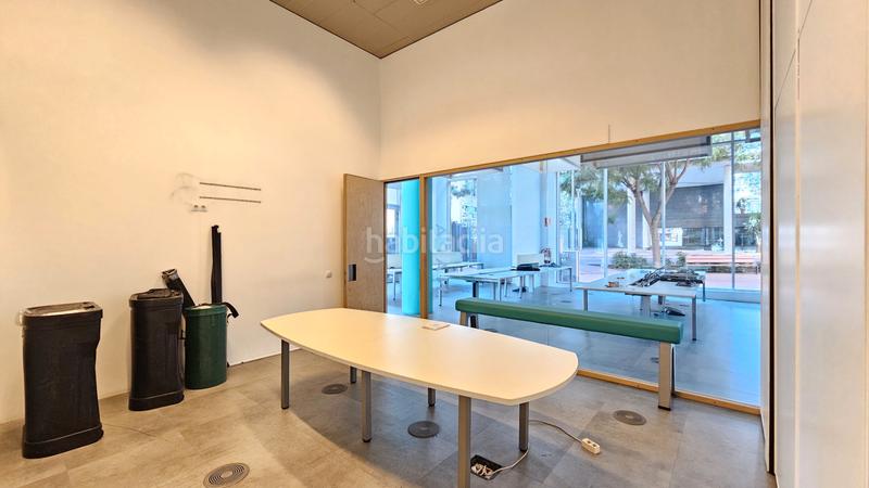 Foto af205aba-d8d8-42d0-9054-9c8f1fe16d59. Location bureau avec chauffage parking dans El Parc i la Llacuna del Poblenou Barcelona
