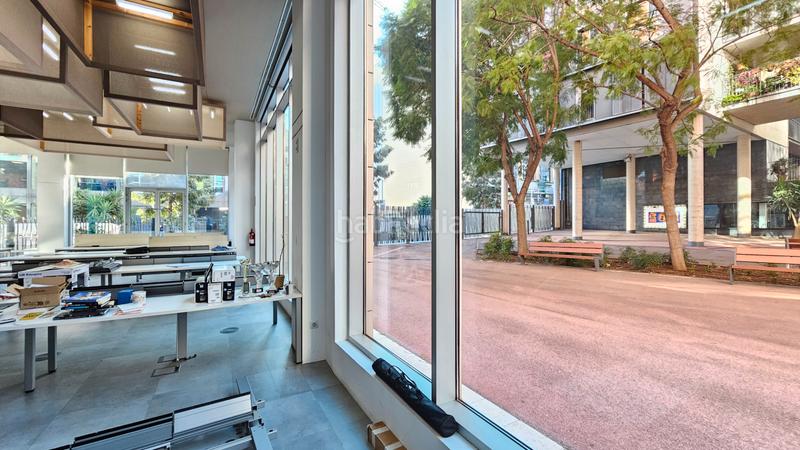 Foto 0c640bcf-4638-43e4-89e2-fe44e80ae367. Lloguer oficina amb calefacció aparcament a El Parc i la Llacuna del Poblenou Barcelona