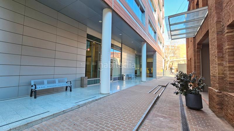 Foto 657eca89-3df7-4482-bcc1-50eb855d8ec6. Lloguer oficina amb calefacció aparcament a El Parc i la Llacuna del Poblenou Barcelona