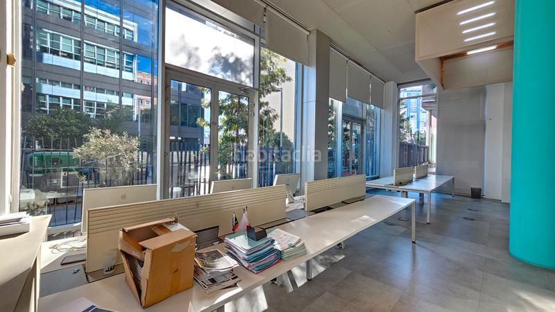 Foto 7ed33a4d-cde7-4b76-8198-007d393083d5. Lloguer oficina amb calefacció aparcament a El Parc i la Llacuna del Poblenou Barcelona