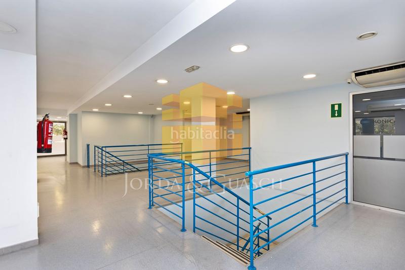 Foto 0464d870-9566-4b2e-9d39-1d60037d5501. Local comercial a avinguda de madrid 150 a Sants Barcelona