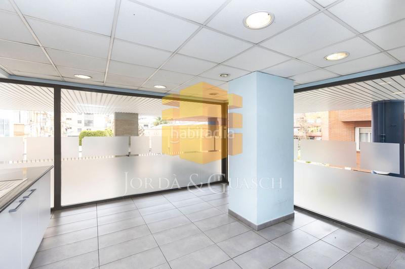 Foto 24753b06-6e6f-42e6-b28a-520056511687. Local comercial a avinguda de madrid 150 a Sants Barcelona