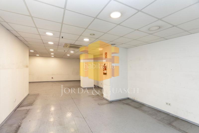 Foto 51952467-1c77-48e5-8bfd-29852c230905. Local comercial a avinguda de madrid 150 a Sants Barcelona