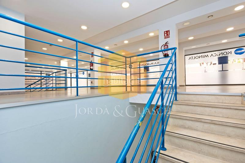 Foto 648bd135-bd61-4ec5-b9e5-dda5256b2954. Local comercial a avinguda de madrid 150 a Sants Barcelona