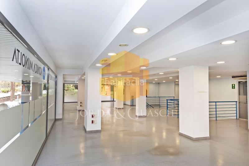 Foto 68dabb69-b498-4288-b1ed-9f5de2efbcbc. Local comercial a avinguda de madrid 150 a Sants Barcelona