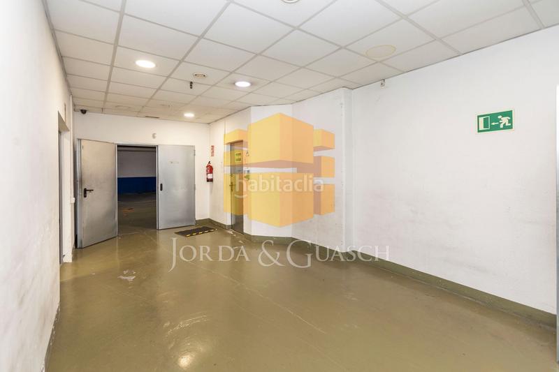 Foto 81c56120-1f9d-464c-9835-1b494a0bf4d8. Local comercial a avinguda de madrid 150 a Sants Barcelona