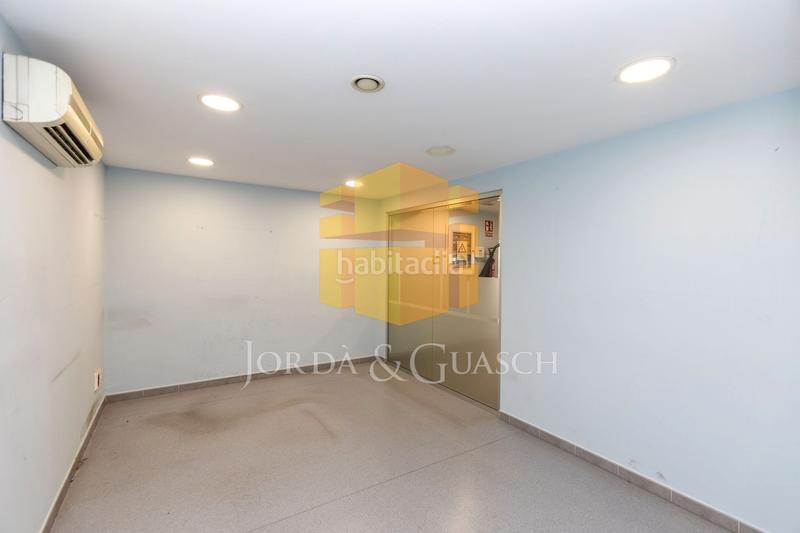 Foto 865d2193-4d7a-4c43-9c9e-a0bcde7c09a4. Local comercial a avinguda de madrid 150 a Sants Barcelona