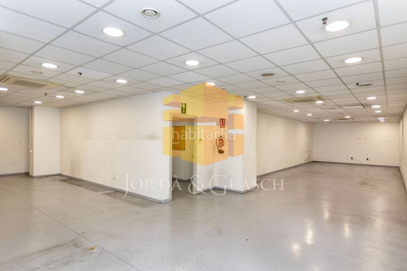 Foto 9837f80d-fade-49d5-9913-289aa665d2ee. Local comercial a avinguda de madrid 150 a Sants Barcelona