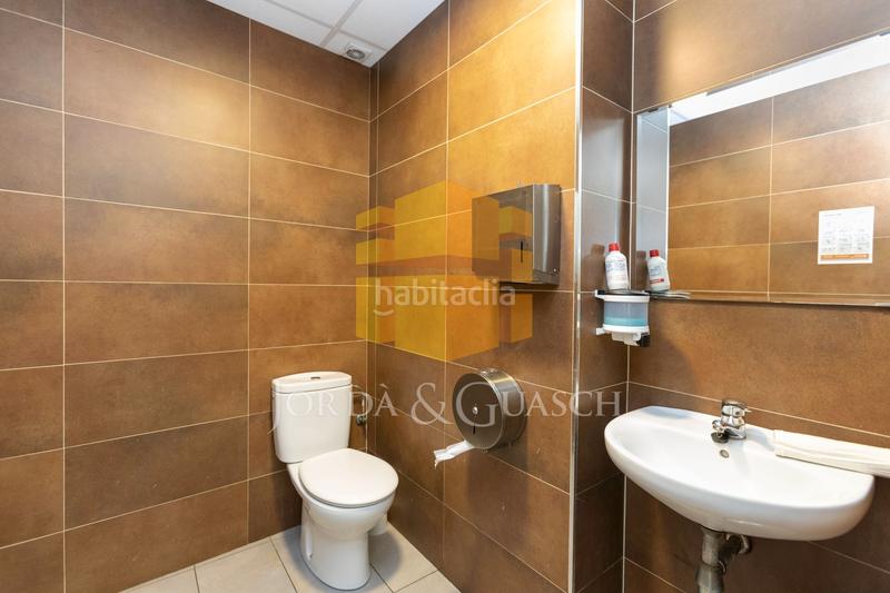 Foto ac2a66b1-e936-46f0-979b-85f2d459c943. Local comercial a avinguda de madrid 150 a Sants Barcelona